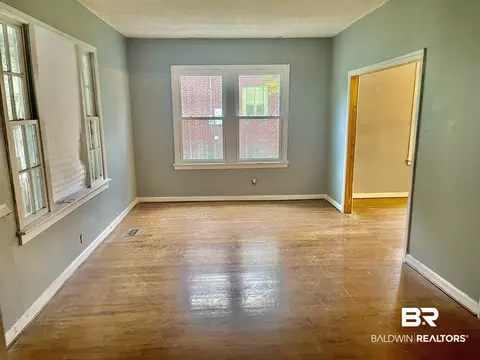 461 Cedar Ave, Mobile, AL 36603 photo 2