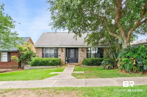 6087 N Highland Cir, Mobile, AL 36608