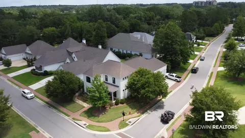624 Carolina Ct, Fairhope, AL 36532