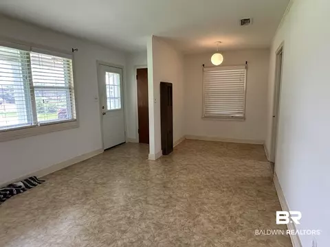 608 E Laurel St, Atmore, AL 36502 photo 7