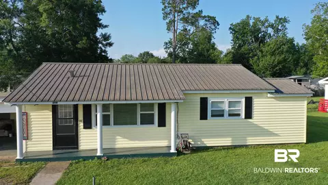 608 E Laurel St, Atmore, AL 36502 photo 6