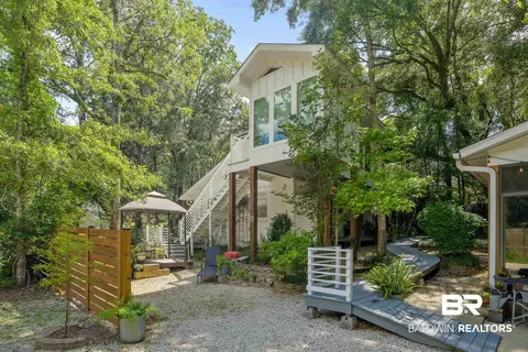 571 Dogwood Ave, Fairhope, AL 36532