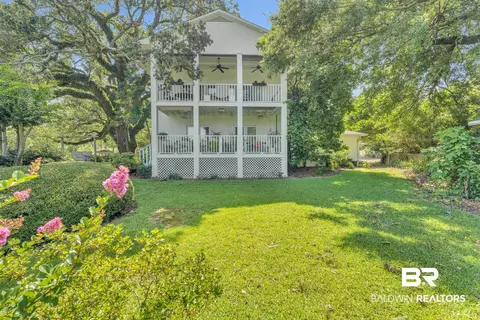 50 Fairhope Ave #4, Fairhope, AL 36532