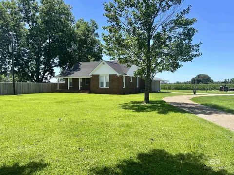 16852 Black Devine Rd, Loxley, AL 36551