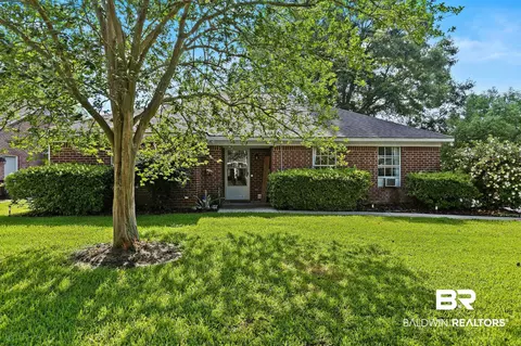 23 Hoffren Dr, Fairhope, AL 36532