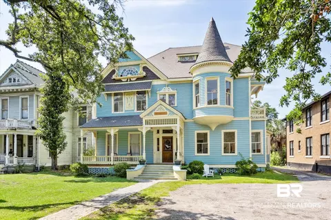 1008 Government St, Mobile, AL 36604