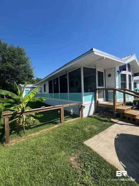 165 Defuniak Loop, Lillian, AL 36549
