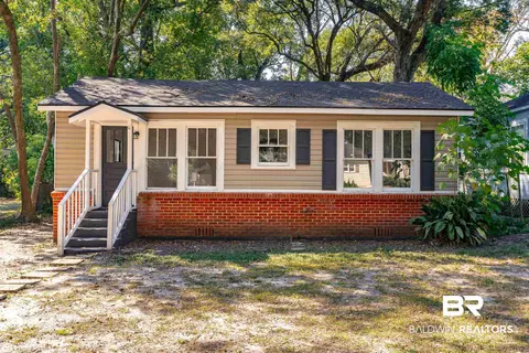166 Crenshaw St, Mobile, AL 36606 photo 2