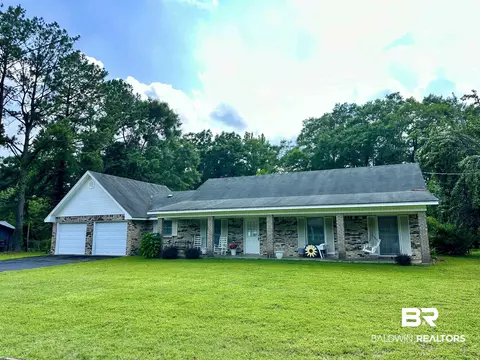 127 Peachtree Dr, Evergreen, AL 36401