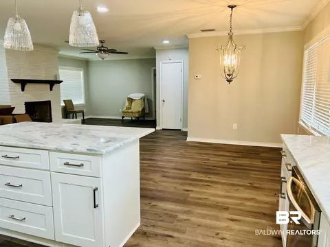 910 Cottage Hill Ave, Mobile, AL 36693 photo 21