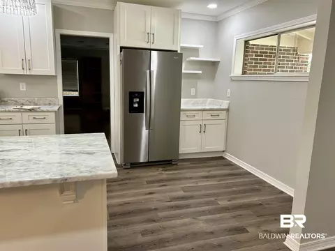 910 Cottage Hill Ave, Mobile, AL 36693 photo 13