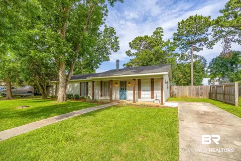 203 Patrician St, Fairhope, AL 36532