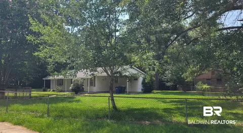 809 Dauphine Cir, Daphne, AL 36526
