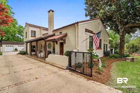 802 Coleman Ave, Fairhope, AL 36532