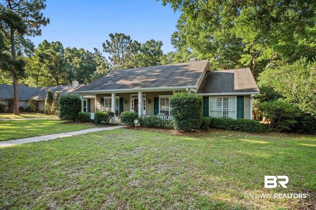 718 Oak Bluff Dr, Daphne, AL 36526