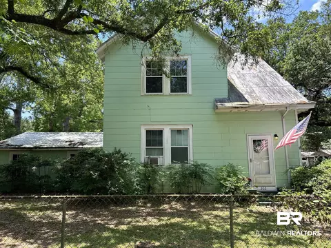 202 4th St, Chickasaw, AL 36611 photo 2