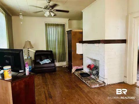 202 4th St, Chickasaw, AL 36611 photo 11
