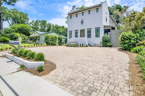 357 Satsuma St, Fairhope, AL 36532