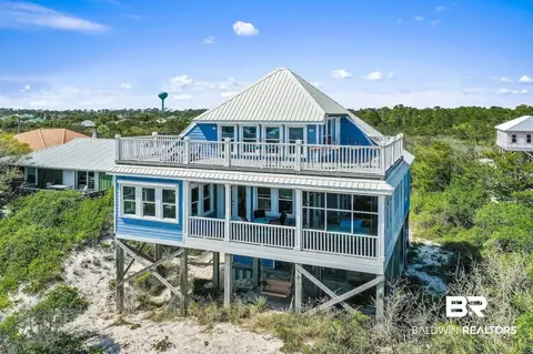 8840 Dolphin Ln, Gulf Shores, AL 36542