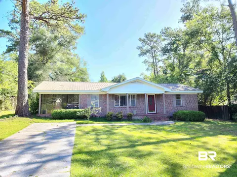 616 Highland Ave, Flomaton, AL 36441