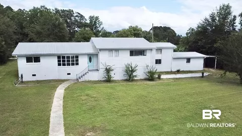123 Dogwood Pl, Atmore, AL 36502