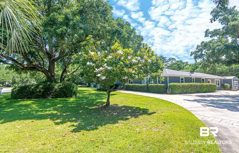 1343 W Fairway Dr, Gulf Shores, AL 36542