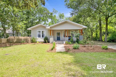 303 E 1st St, Bay Minette, AL 36507
