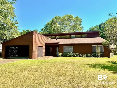 113 Cherryhill Dr, Daphne, AL 36526