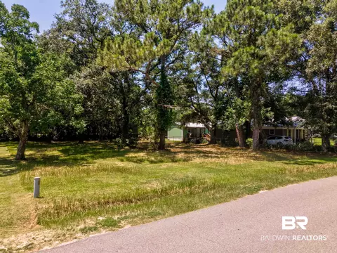 913 Cadillac Ave, Dauphin Island, AL 36528
