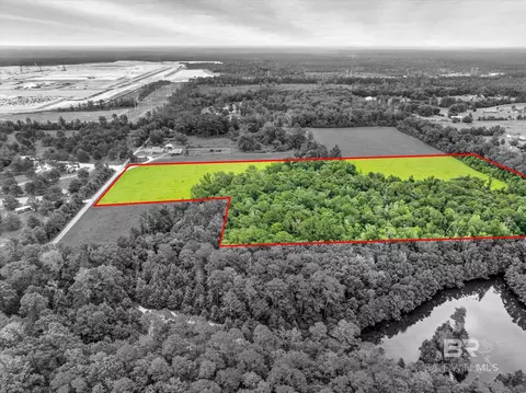 18 Louis Cooper Rd, Bay Minette, AL 36507