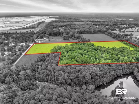 18 Louis Cooper Rd, Bay Minette, AL 36507