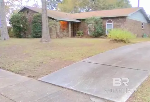 6128 N Lindholm Dr, Mobile, AL 36693