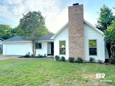 4035 Burbank Dr, Pensacola, FL 32504