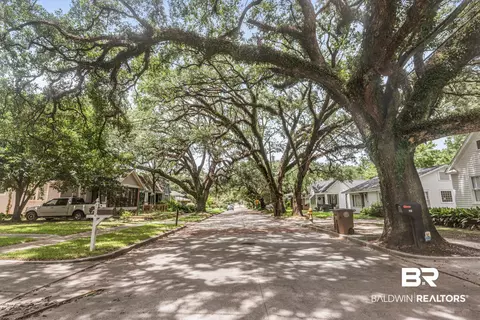 114 Crenshaw St, Mobile, AL 36606 photo 2