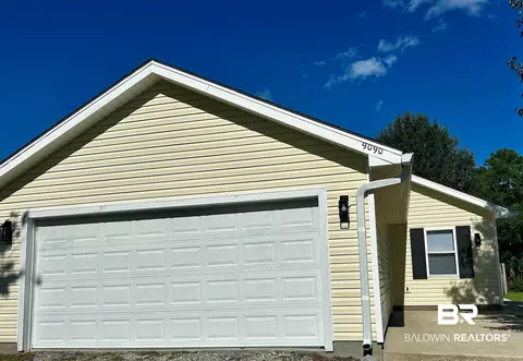 9090 Bay Pines Rd, Elberta, AL 36530