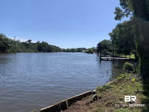 14300 Oak St, Magnolia Springs, AL 36555