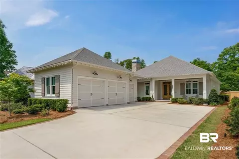 707 Cardamel Ct, Fairhope, AL 36532