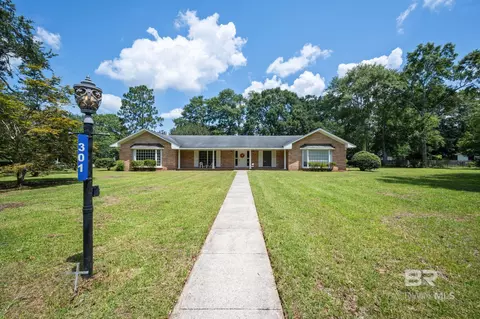 301 E 10th St, Bay Minette, AL 36507