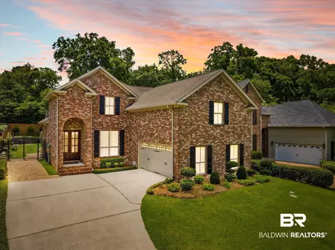 804 Country Club Ct, Mobile, AL 36609
