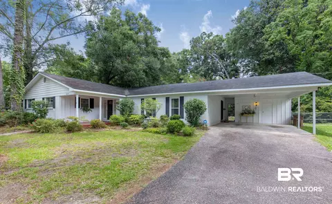 4828 Princeton Dr, Mobile, AL 36618