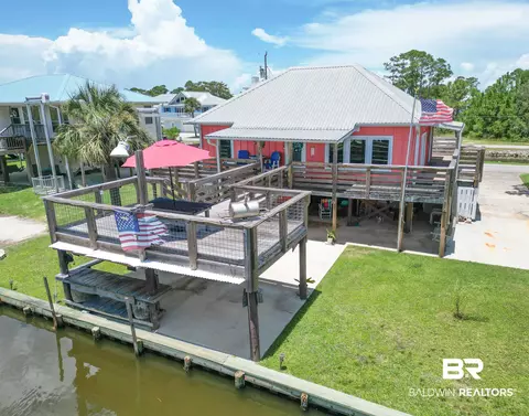 143 W 4th Ave, Gulf Shores, AL 36542