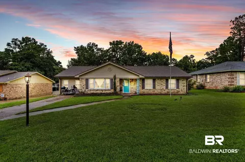 558 Stuart St, Daphne, AL 36526 photo 2