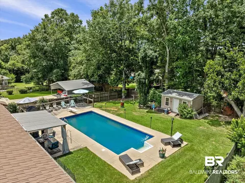 558 Stuart St, Daphne, AL 36526