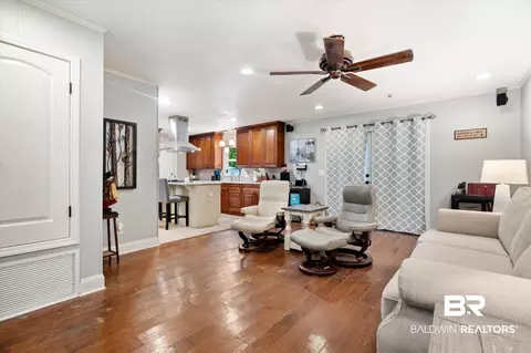 558 Stuart St, Daphne, AL 36526 photo 4