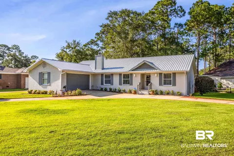 473 W 22nd Ave, Gulf Shores, AL 36542