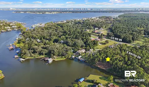 4 S Bayou St, Elberta, AL 36530