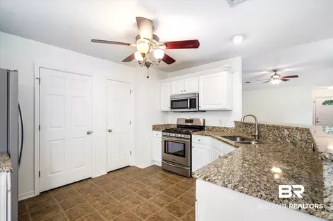 665 Willow Pointe Dr, Mobile, AL 36695 photo 6