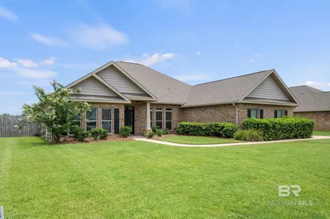 2074 Bourbon St, Foley, AL 36535