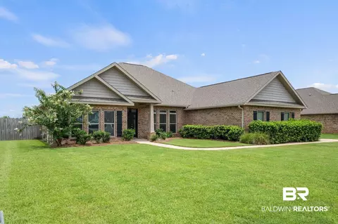 2074 Bourbon St, Foley, AL 36535