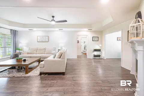 5304 Lansdowne Dr, Mobile, AL 36693 photo 4